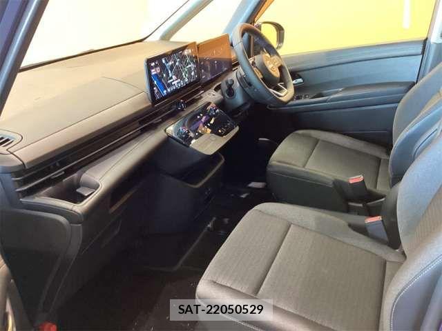 Nissan SERENA 2023-04 6912379-16
