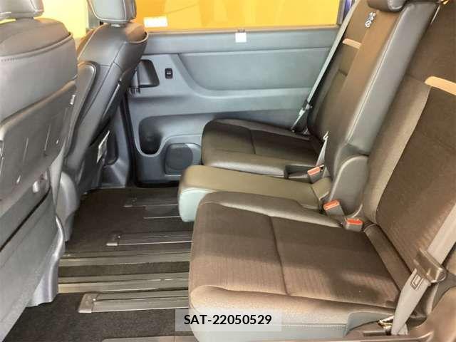Nissan SERENA 2023-04 6912379-17