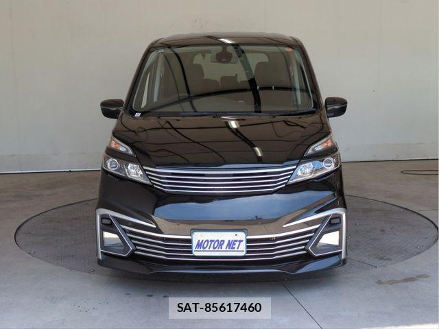 Nissan SERENA 2017-02 6912418-16