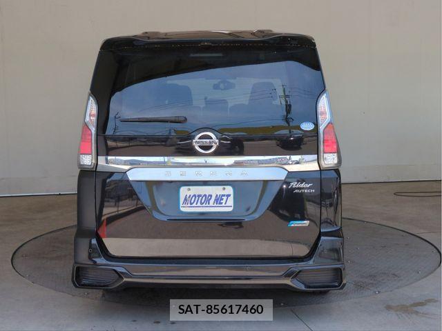 Nissan SERENA 2017-02 6912418-19