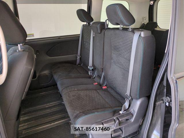 Nissan SERENA 2017-02 6912418-4