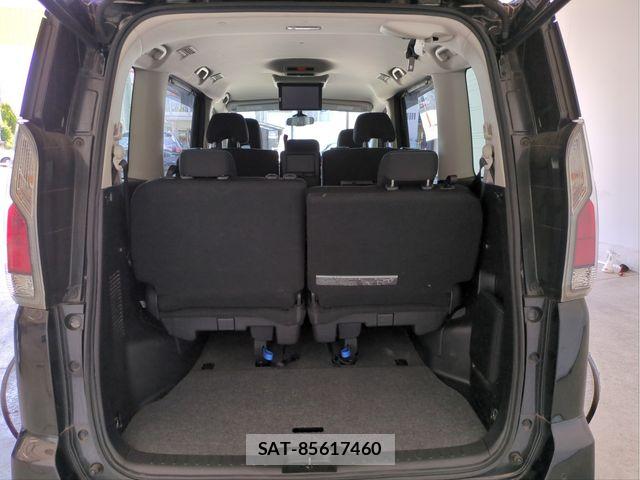 Nissan SERENA 2017-02 6912418-6