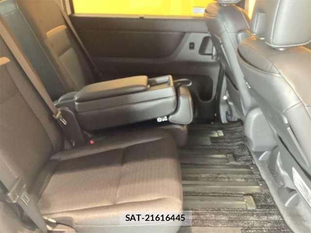 Nissan SERENA 2023-11 6912353-19