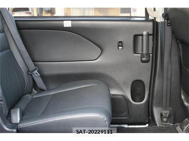 Nissan SERENA 2021-06 6912416-23