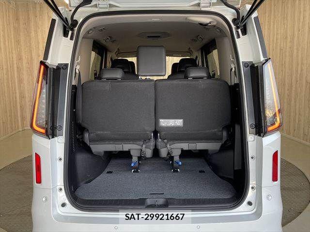 Nissan SERENA 2023-05 6912371-11