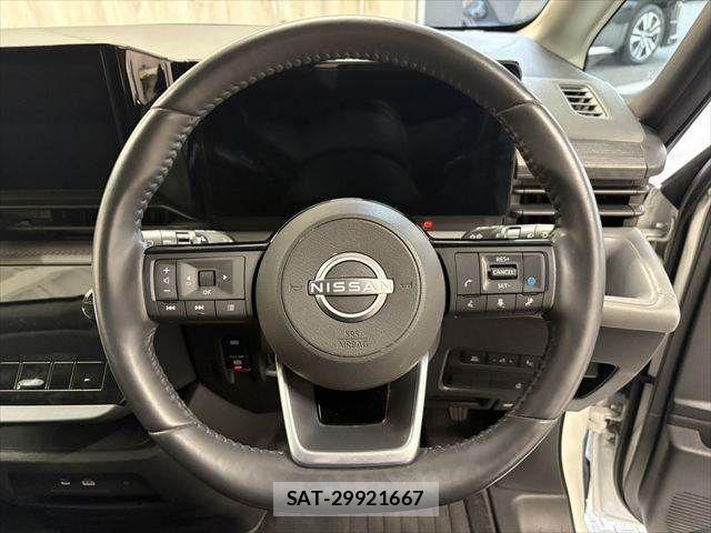 Nissan SERENA 2023-05 6912371-12
