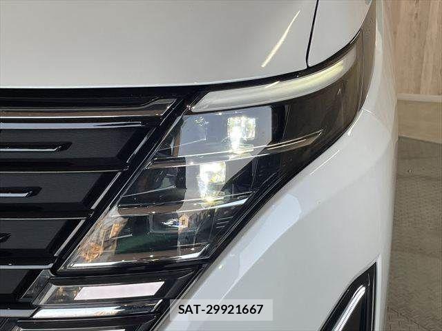 Nissan SERENA 2023-05 6912371-13