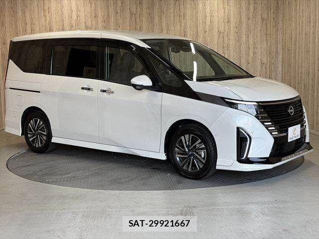Nissan SERENA 2023-05 6912371-17