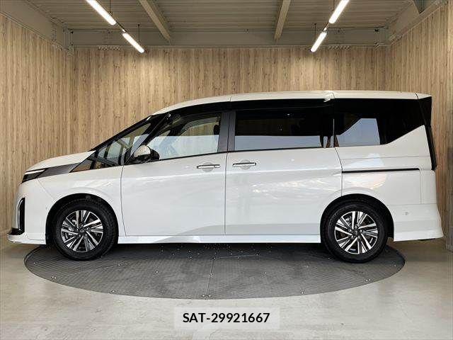 Nissan SERENA 2023-05 6912371-22