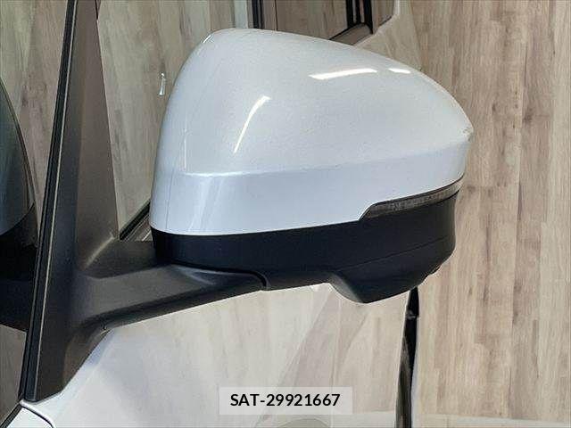 Nissan SERENA 2023-05 6912371-27
