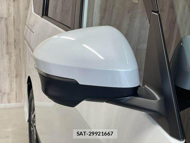 Nissan SERENA 2023-05 6912371-28