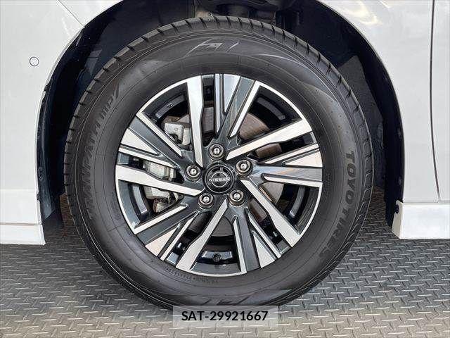 Nissan SERENA 2023-05 6912371-29