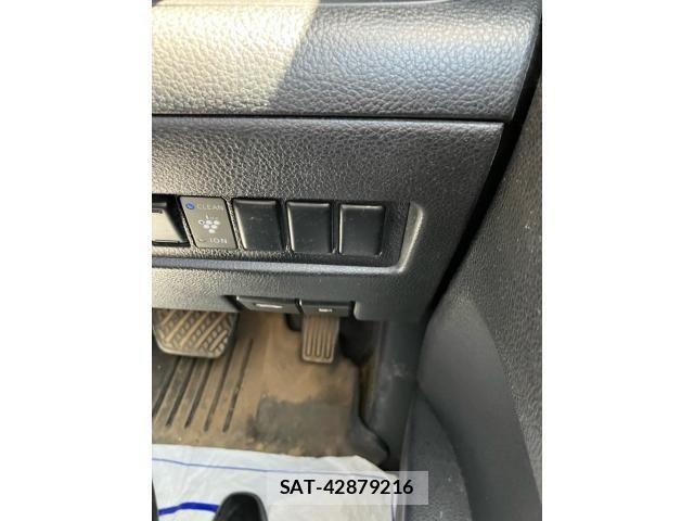Nissan SERENA 2010-05 6912445-12