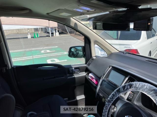 Nissan SERENA 2010-05 6912445-23