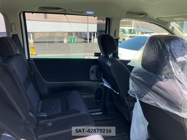 Nissan SERENA 2010-05 6912445-25