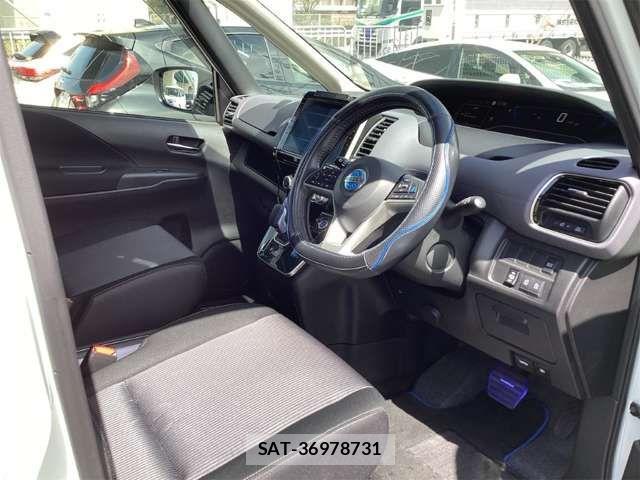 Nissan SERENA 2022-03 6912378-15