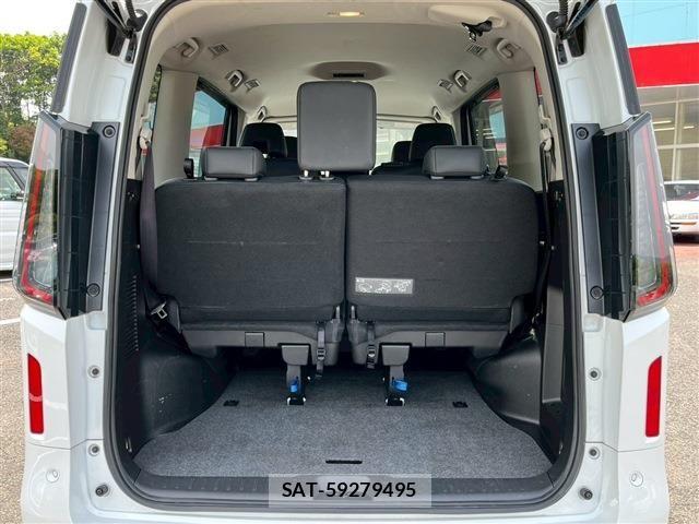 Nissan SERENA 2024-06 6912374-17