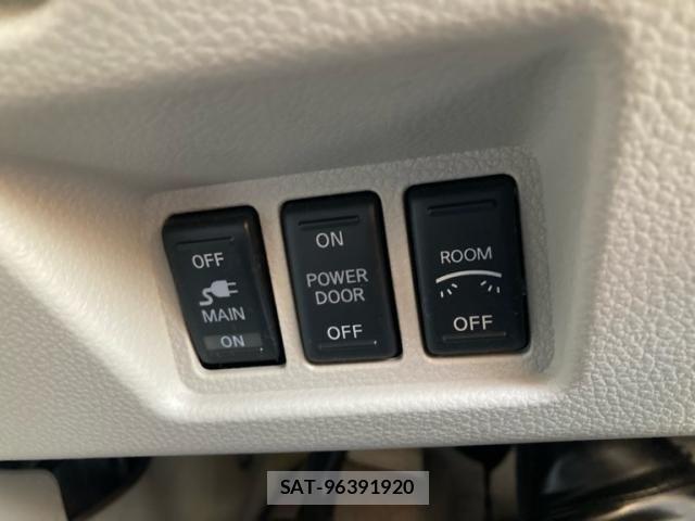 Nissan SERENA 2012-05 6912440-18