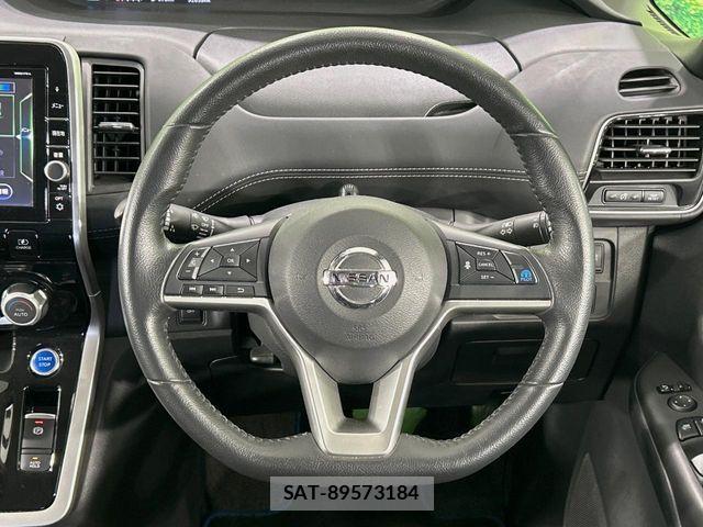 Nissan SERENA 2018-06 6912413-11