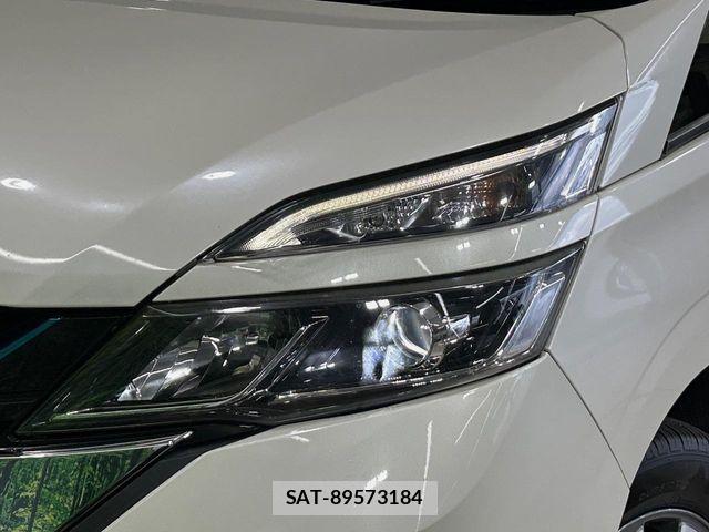 Nissan SERENA 2018-06 6912413-12