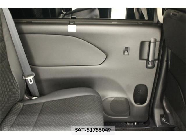 Nissan SERENA 2021-10 6912411-28