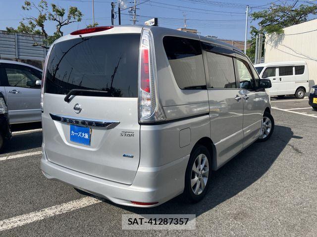 Nissan SERENA 2012-06 6998071-2