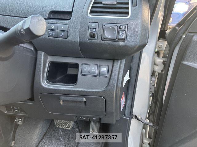 Nissan SERENA 2012-06 6998071-7