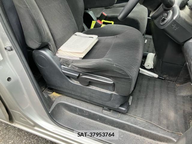 Nissan SERENA 2010-01 6998072-9