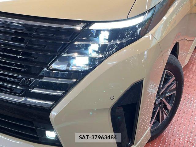 Nissan SERENA 2023-05 7021500-12