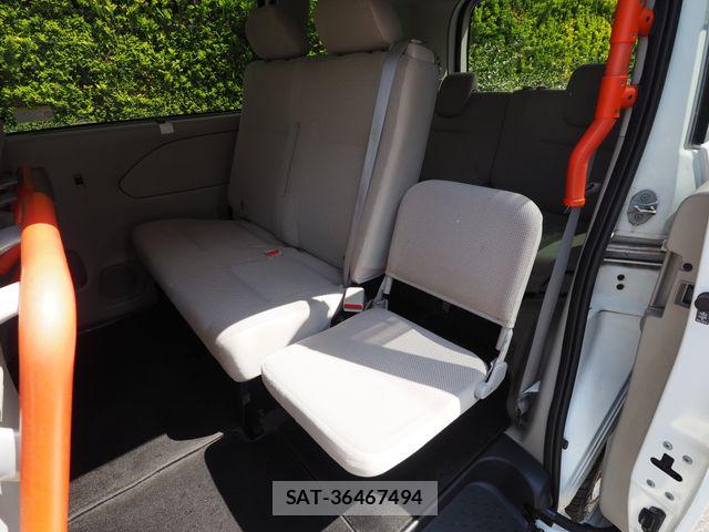 Nissan SERENA 2017-02 7021534-14