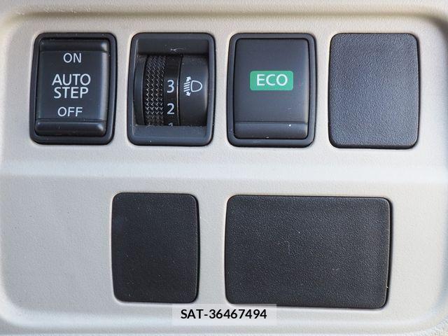 Nissan SERENA 2017-02 7021534-6