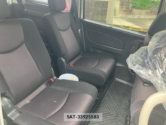 Nissan SERENA 2011-06 7060635-12