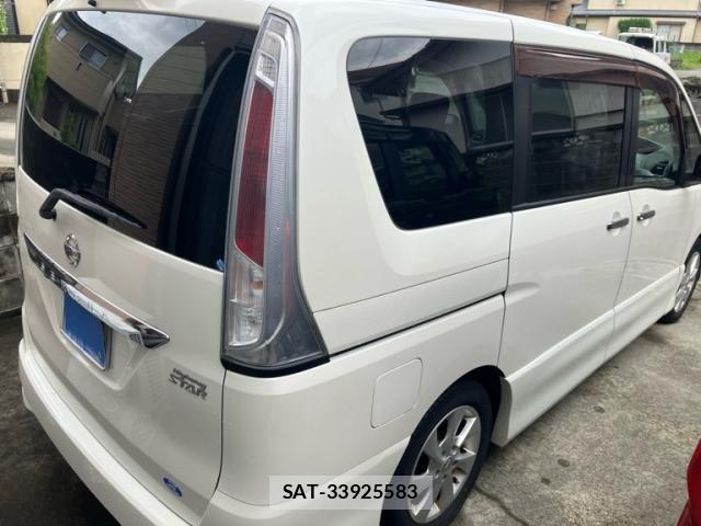 Nissan SERENA 2011-06 7060635-18