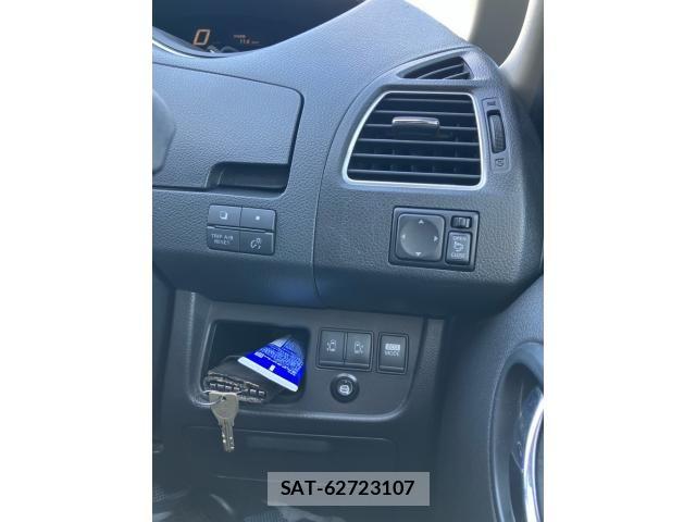 Nissan SERENA 2011-03 7060640-18