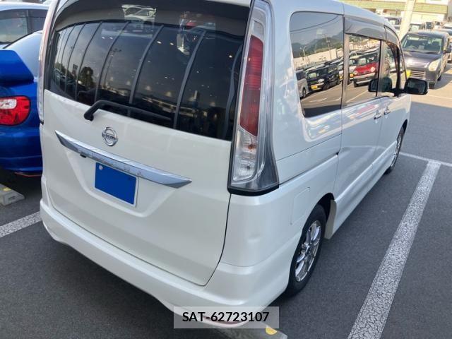 Nissan SERENA 2011-03 7060640-2