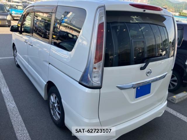 Nissan SERENA 2011-03 7060640-3