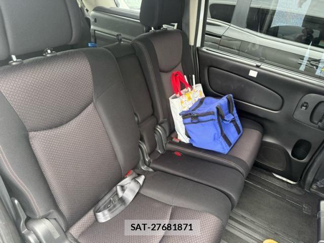 Nissan SERENA 2012-02 7060636-11