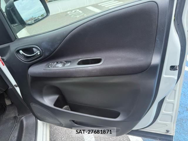 Nissan SERENA 2012-02 7060636-14
