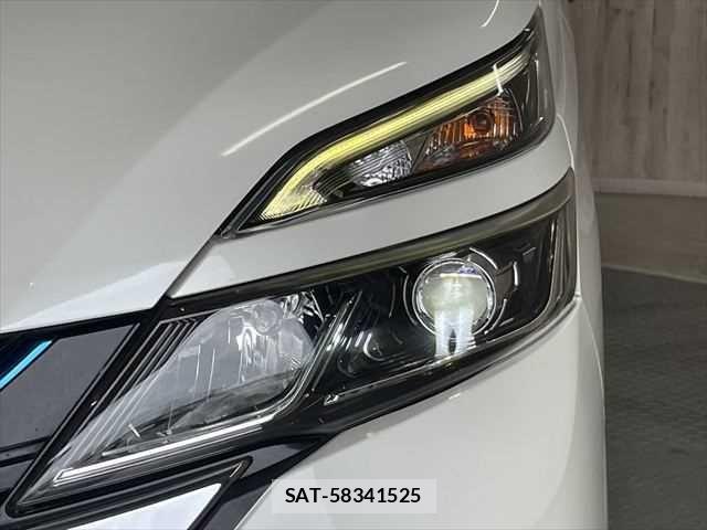 Nissan SERENA 2018-02 7060621-13