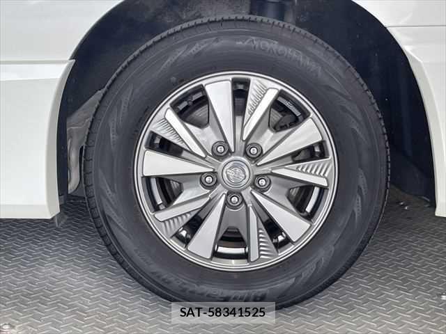 Nissan SERENA 2018-02 7060621-15