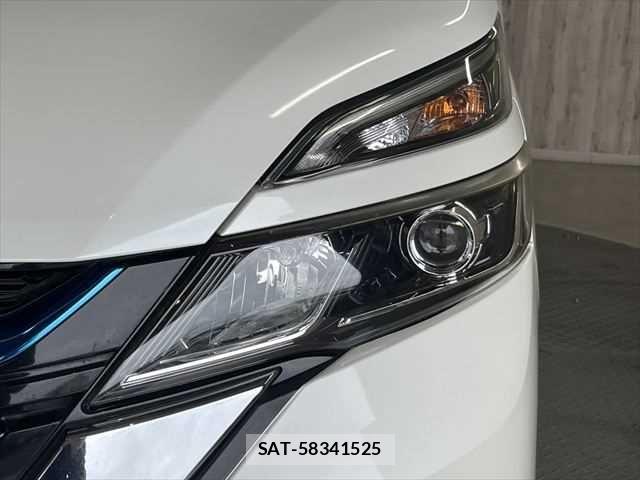 Nissan SERENA 2018-02 7060621-23