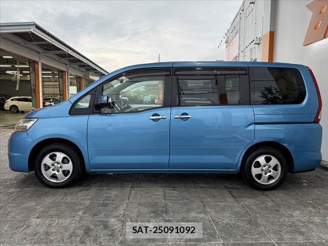 Nissan SERENA 2009-07 7060631-10