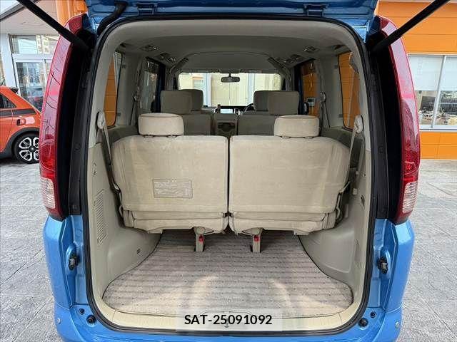 Nissan SERENA 2009-07 7060631-20