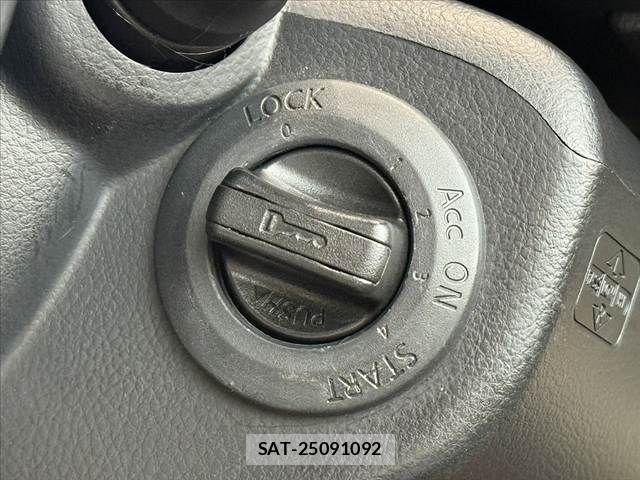 Nissan SERENA 2009-07 7060631-24