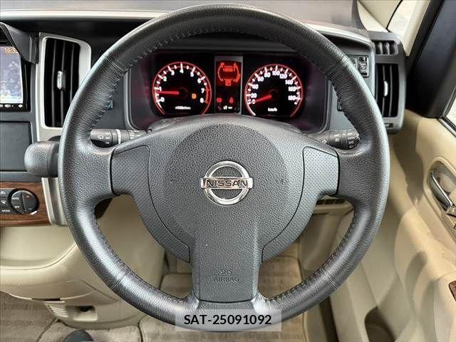 Nissan SERENA 2009-07 7060631-25