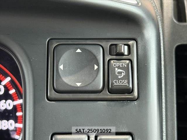 Nissan SERENA 2009-07 7060631-28
