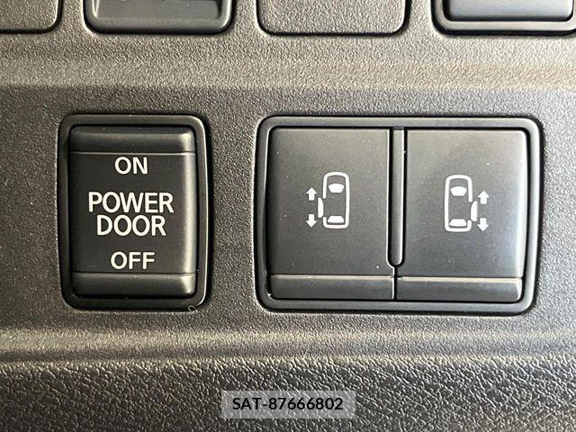 Nissan SERENA 2020-11 7060610-6