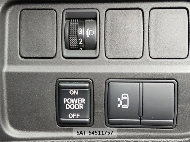 Nissan SERENA 2021-03 7060617-5