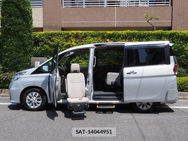 Nissan SERENA 2017-04 7060624-0