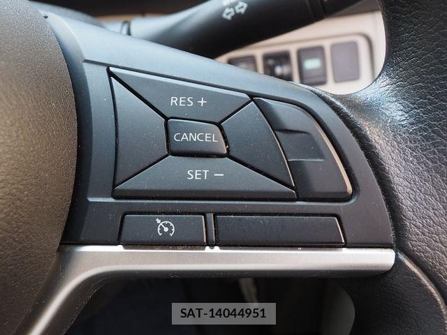 Nissan SERENA 2017-04 7060624-11